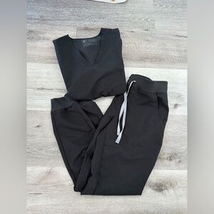 Figs Jogger Scrub Set- Black